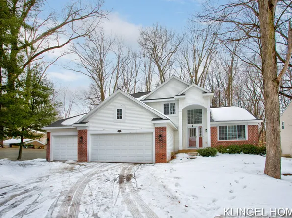 13301 Greenbriar Dr, Grand Haven, MI 49417