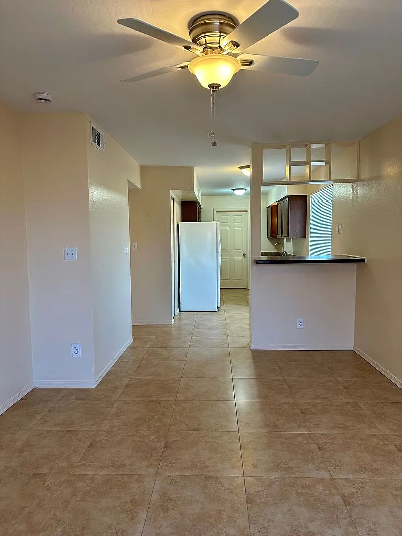 43 W Inglewood Street-(3538 $S)-21195322 — Photo 1