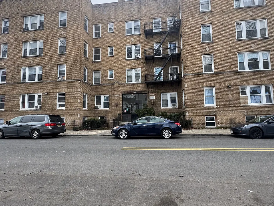 6 N 21st St #34B