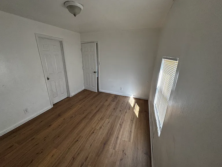 5812 Riverside Dr — Photo 11