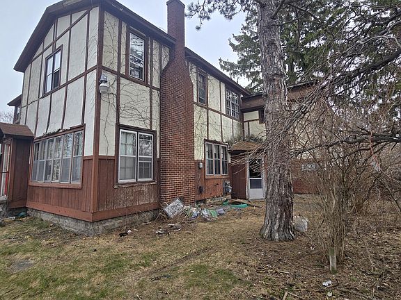 3rd image of 710 E Foster St