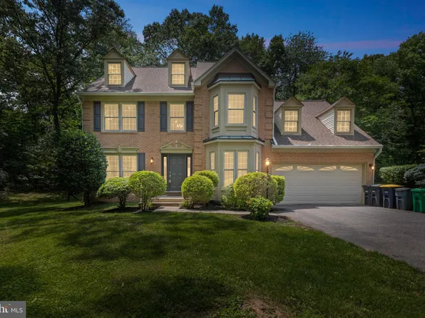 11000 Hillgate Ln, Glenn Dale, MD 20769