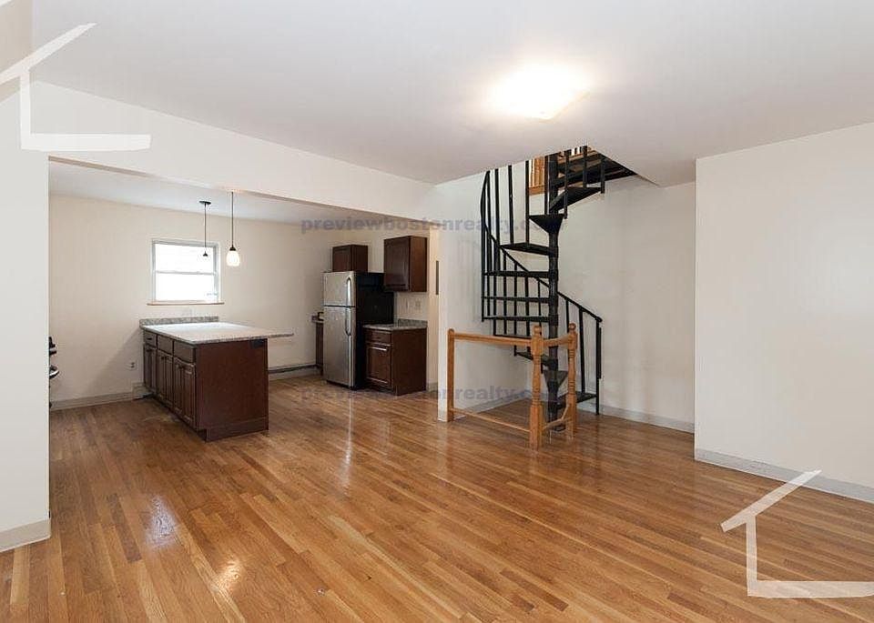 2nd image of 171 Cambridge St #D2