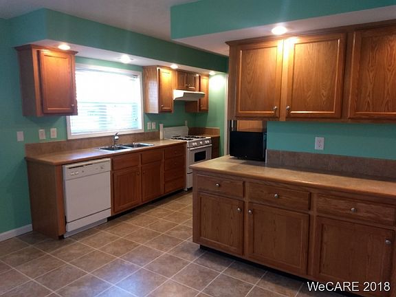 4th image of 717 E 2nd St #10
