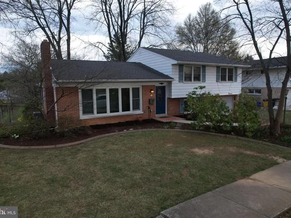 11 W Shore Dr, Camp Hill, PA 17011