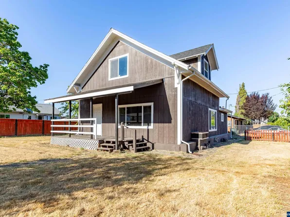 1031 Oak St, Brownsville, OR 97327