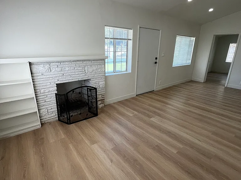 15239 Covello St #15239 — Photo 6
