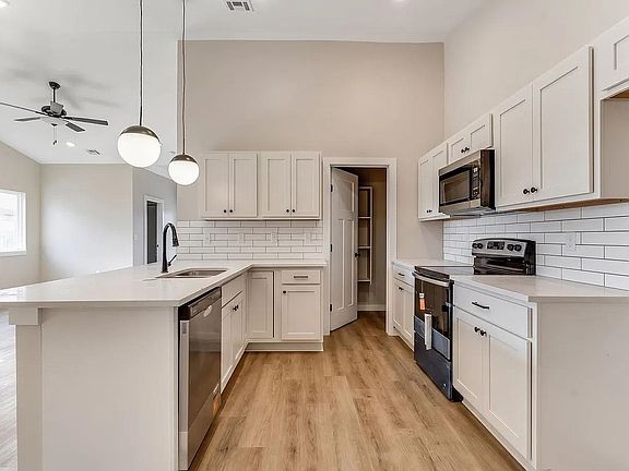 5th image of 3647 N Starlight St