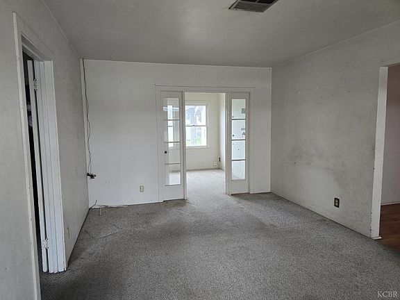 2nd image of 604 W Florinda St