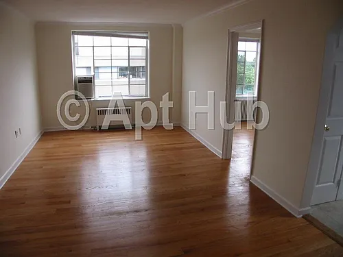 60 Brattle St Photo 1
