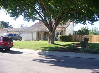 683 Redwood Ln, Lemoore, CA 93245