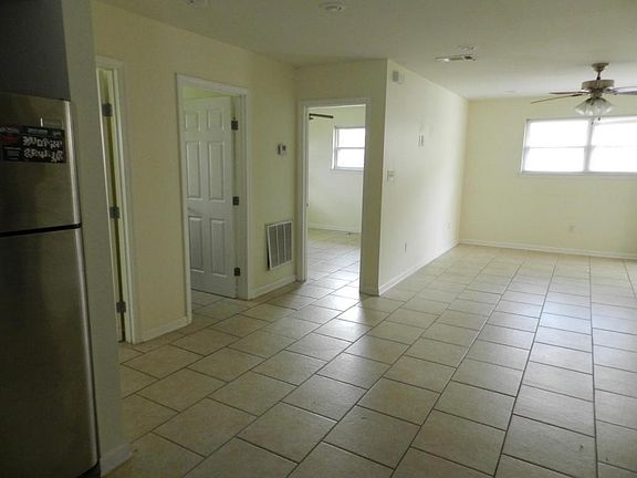 4th image of 6241 Bellaire Dr