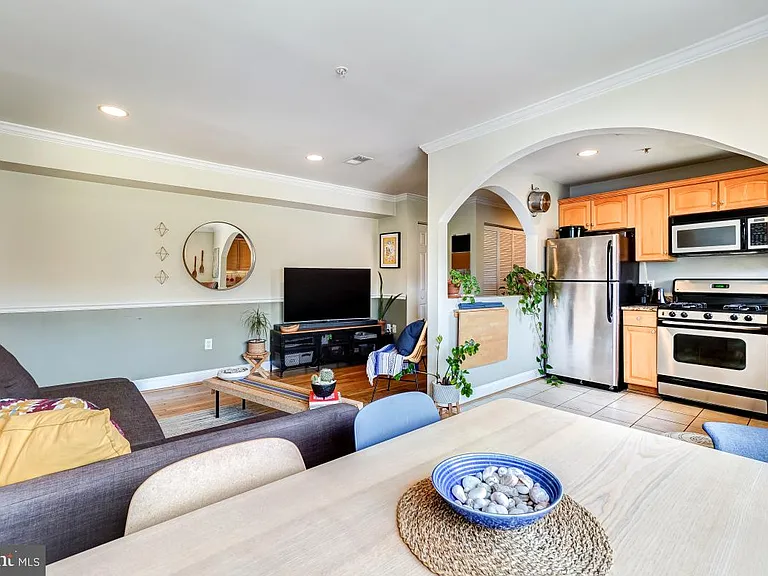 401 Evarts St NE #301 — Photo 11