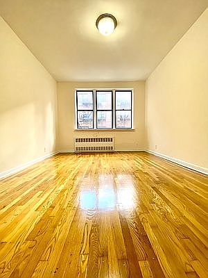 3rd image of 425 E 82nd St APT 2b