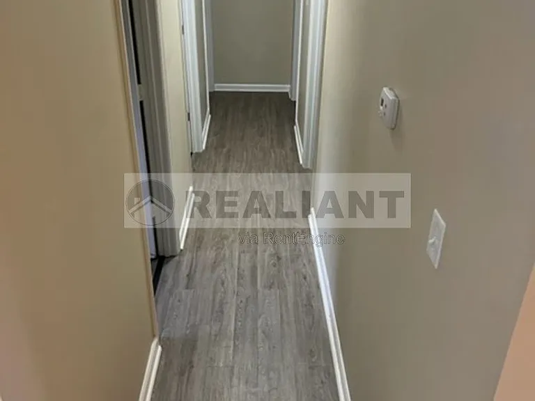 108 Oakwood Dr — Photo 7