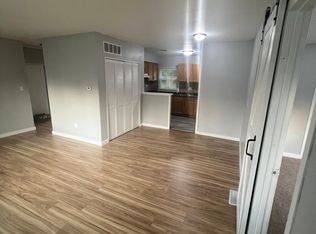 2851 Fillmore Ln, Davenport, IA 52804