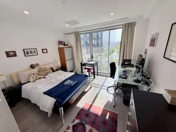 11-28 31st Drive image 15 of 33