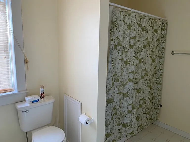 215 N Lewis St — Photo 10