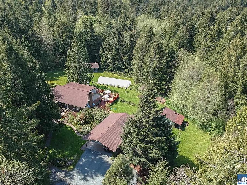 1st image of 241 Sunshine Dr