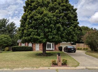 107 Stonefield Ct, Warner Robins, GA