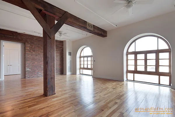 Rented by aptsandlofts.com | media 9