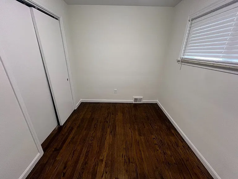 18536 Holland Ave — Photo 15
