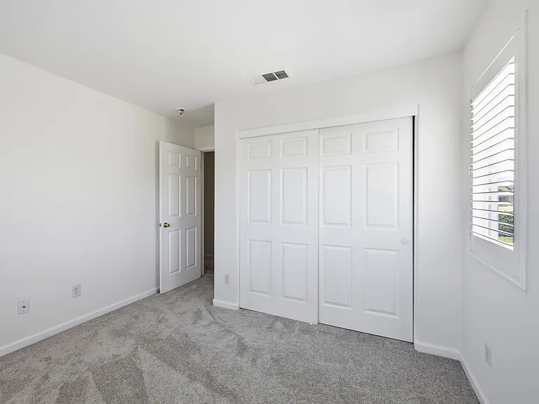 552 Stonehaven Ct — Photo 48