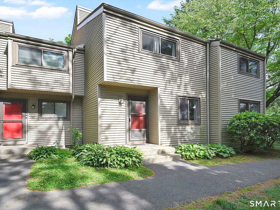 1st image of 19 E Greenbriar Drive