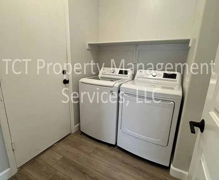 4216 E Oxford Ln — Photo 10