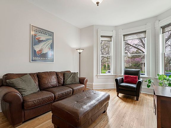 5th image of 518 N Lombard Ave