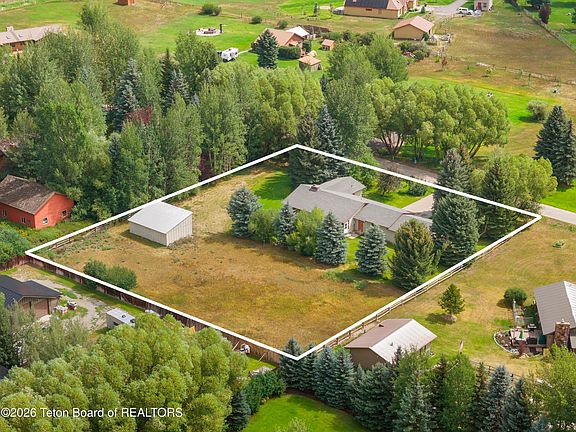 4th image of 2400 Grand Teton Cir
