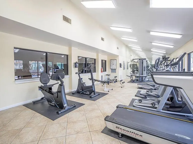2049 Skimmer Ct W — Photo 21