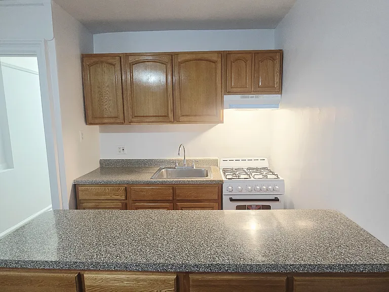 McLean Ave — Photo 6