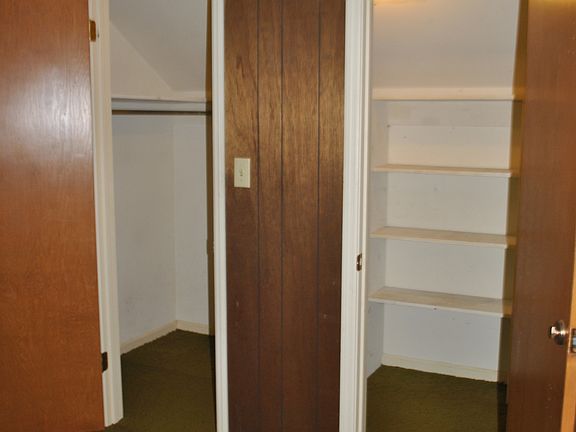 Upstairs Room 1 - Walk-in 