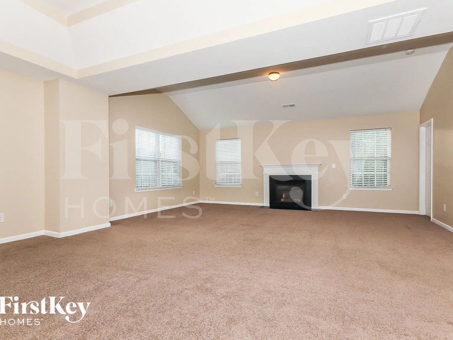 4 bed, 2.5 bath, 2763 sqft, $2,905 — Photo 3