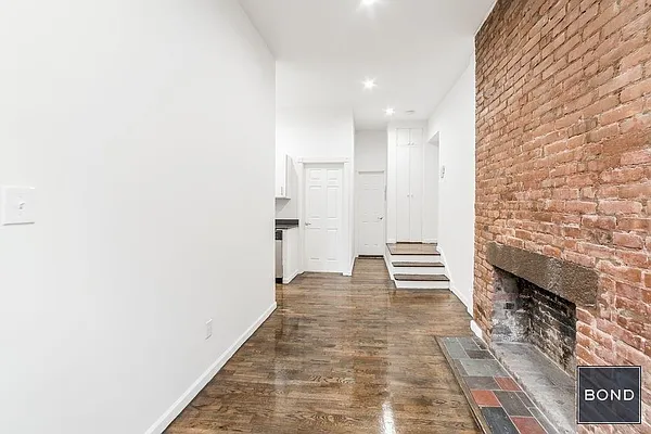 Rented by Bond New York | media 10