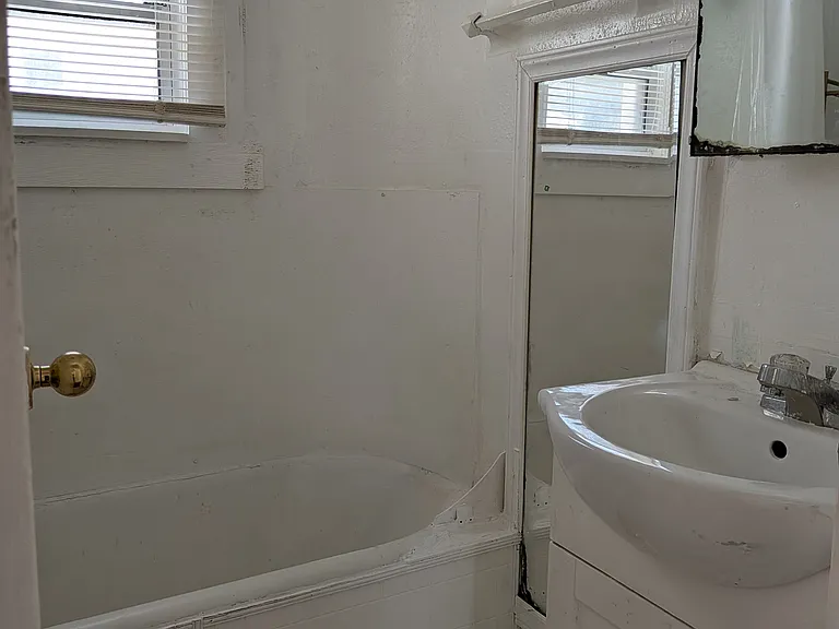 207 3rd Ave NW — Photo 8