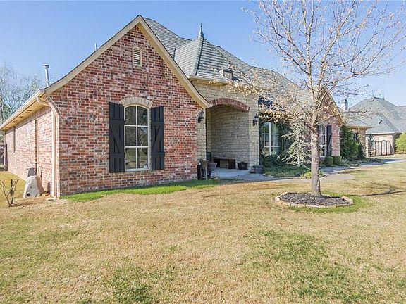 3rd image of 1600 SW 113th Pl