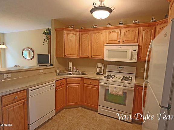 2nd image of 279 Shoreside South Dr SE #20