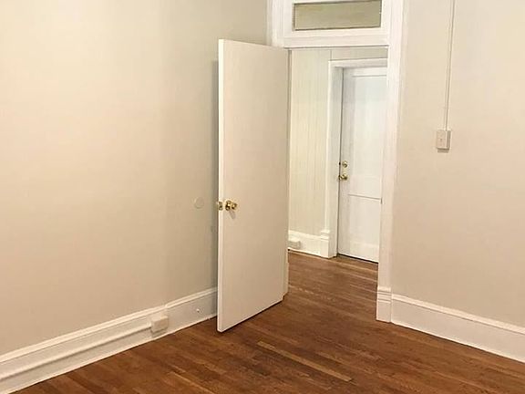 4th image of 401 Guilford Ave APT 1