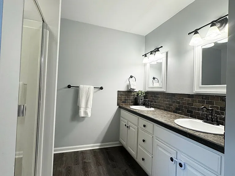 Master Bathroom en-suite