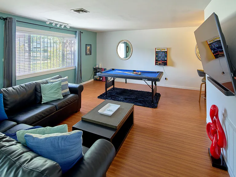 652 Greenbriar Townhouse Way — Photo 12