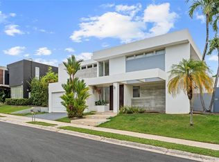 N Nineteen Gavilanes, Guaynabo, PR 00969