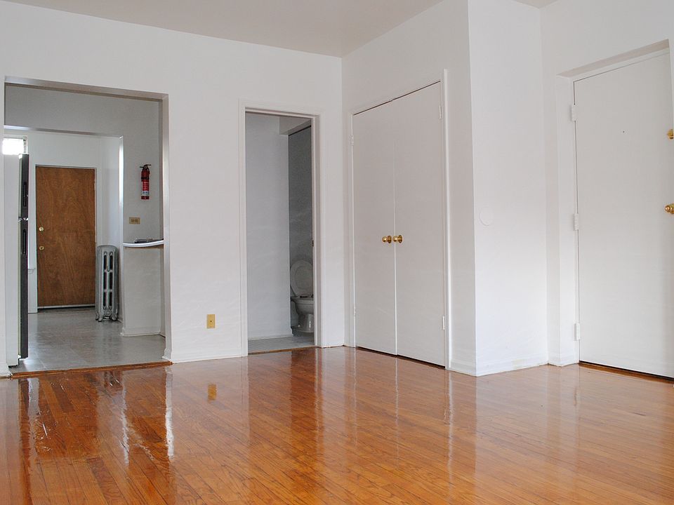 2nd image of 131 S Lavergne Ave #312C