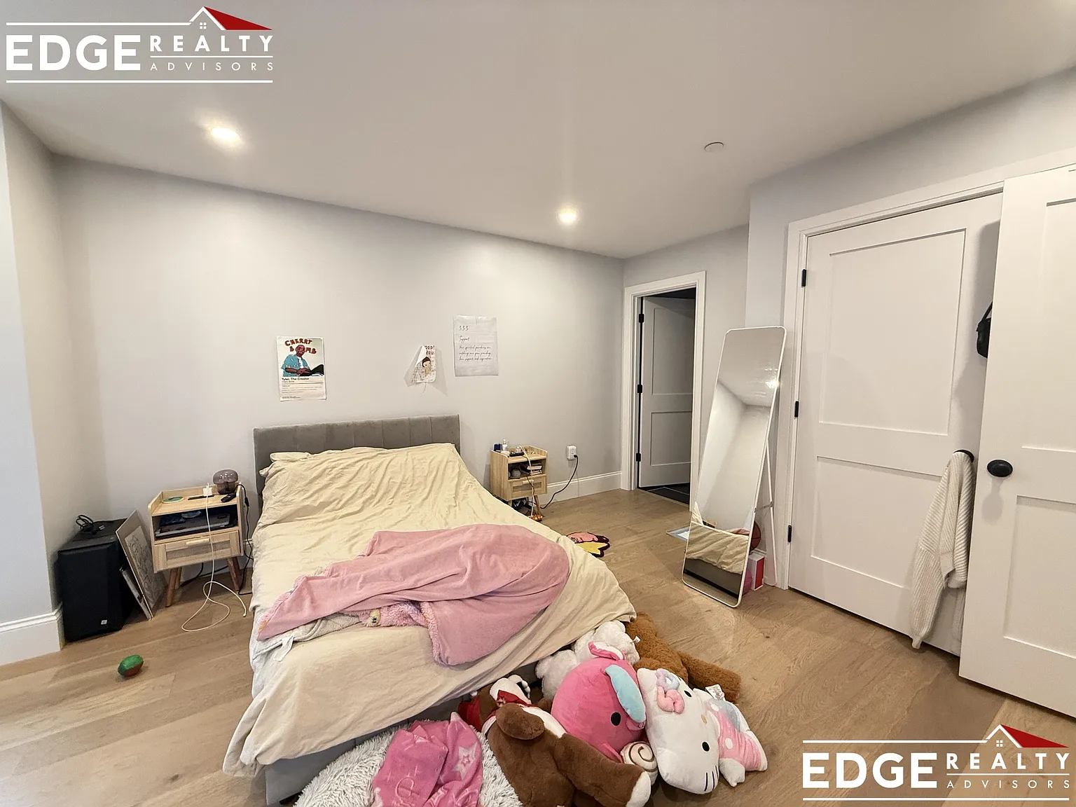 2 bed, 1100 sqft, $3,400 — Photo 3