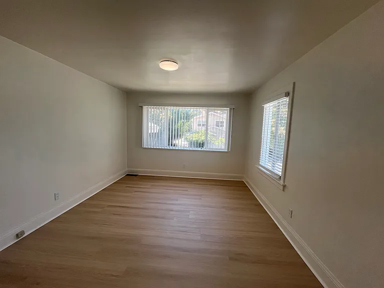 529 Stannage Ave — Photo 14