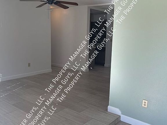 4th image of 870 Rockhill St