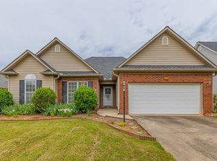 376 Split Oak Ln, Inman, SC 29349