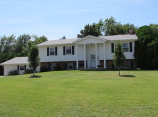 3115 Cathlinda Dr, Winfield, KS 67156