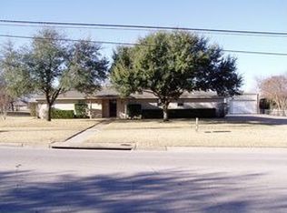 633 S 1st St, Hewitt, TX 76643